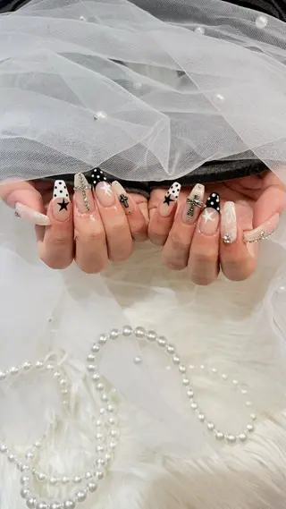 セミロング マシェリローズ所属・Macherie Roseのネイルデザイン