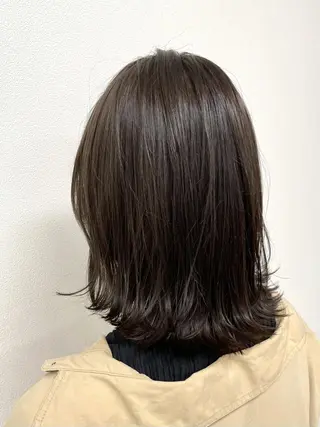 ミディアム 小林 愛花のヘアスタイル
