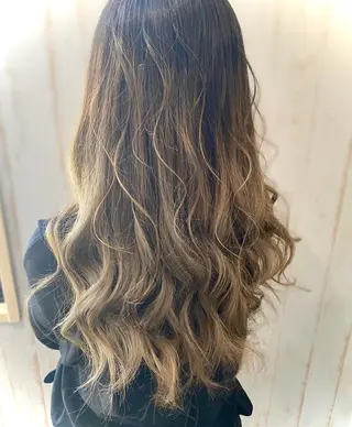 ロング カラー パーマ ヘアアレンジ チビ編み込みエクステ シールエクステのヘアスタイル