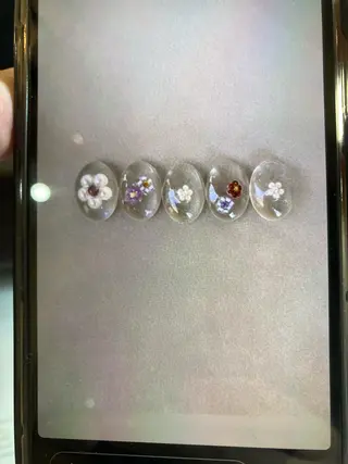 ネイル nailsalon　hue所属・小山 羽奈のネイルデザイン