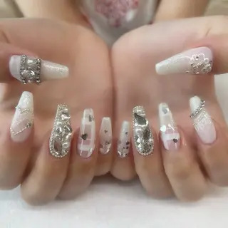 ネイル 💎🐰 saki. m 🐰💎のネイルデザイン