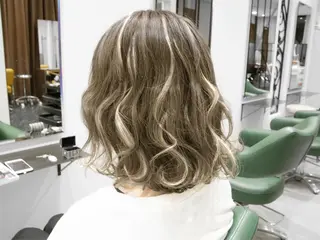 ミディアム カラー Re:ta Hair 飯田淳平のヘアスタイル