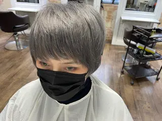 ショート カラー 遠藤 拓馬のヘアスタイル