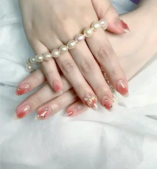 ネイル pink ladyサロン所属・べ にのネイルデザイン