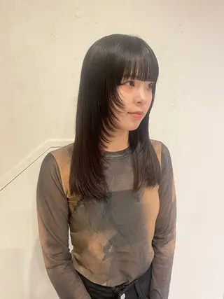 セミロング カラー 渋谷 留菜のヘアスタイル