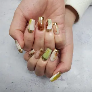 ネイル nailstudio eviz新宿店のネイルデザイン