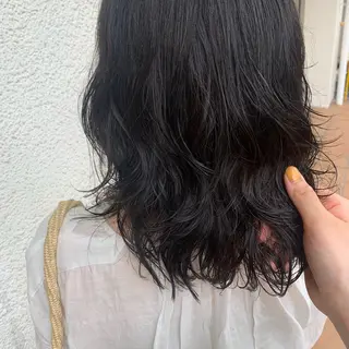 ミディアム カラー パーマ putri 川邉 優花のヘアスタイル
