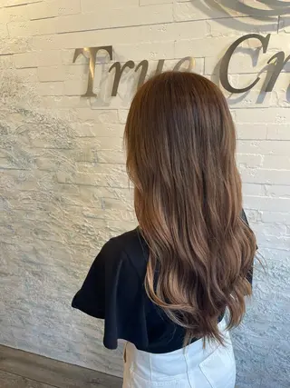 ロング ハイトーン ／ レイヤー/吉田陸斗のヘアスタイル