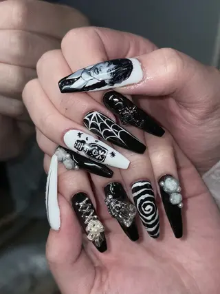 ネイル NES NAIL所属・さゆり￤推しキャラ ￤ロングネイル🩷のネイルデザイン