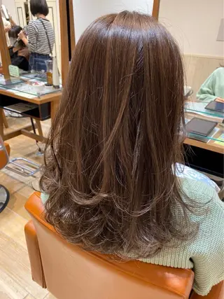 カラー 須藤 向日葵のヘアスタイル