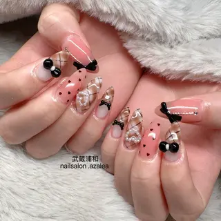 ネイル R inのネイルデザイン