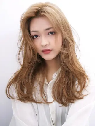 ロング ブリーチなしダブル/ レイヤーカット 小棹のヘアスタイル