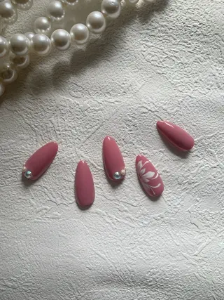 ネイル U·Mi nail salon所属・U·Mi 上野御徒町容のネイルデザイン