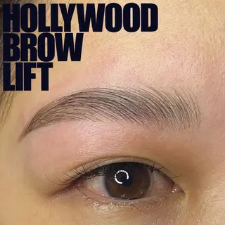 アイブロウ 眉毛と韓国肌質改善 サロン　和泉府中のエステ・リラクイメージ