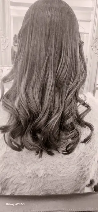 ロング ネオヘアー緑地公園所属・まつい ななえのヘアスタイル