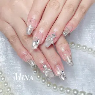 ネイル 🦋 Queenieのネイルデザイン