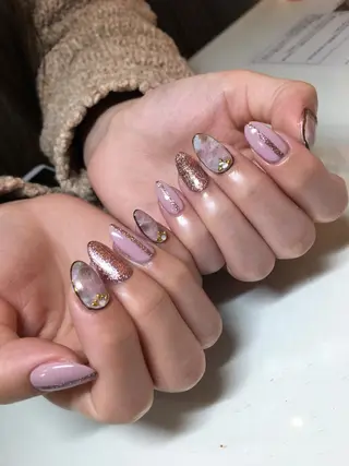 ネイル アンドルーチェ スクールの眉毛・アイブロウイメージ