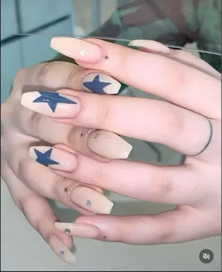 ネイル EMI ANA.CHUOのネイルデザイン