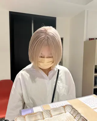 ミディアム デザイン🥇複雑履歴 ハイトーン特化のヘアスタイル