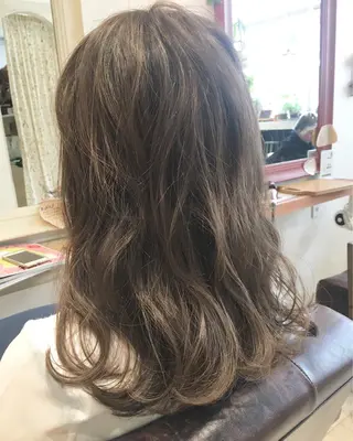 セミロング カラー nakahara madokaのヘアスタイル