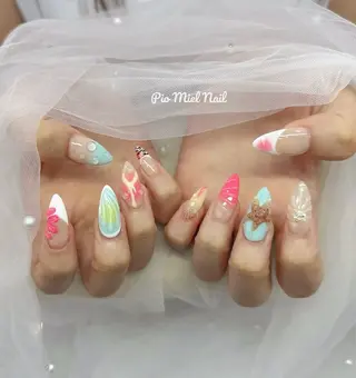 ミディアム Pio Mielのネイルデザイン