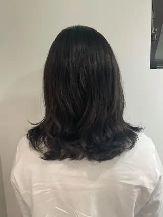 ミディアム パーマ 太田ありさ クリーミーヘアカラーのヘアスタイル