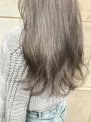 ロング カラー ヘアアレンジ yuka .のヘアスタイル