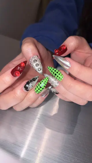 ネイル 👽個性派ネイル🎀 komachiのマツエク・マツパデザイン