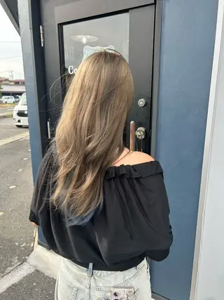 カラー 今野 詩音のヘアスタイル