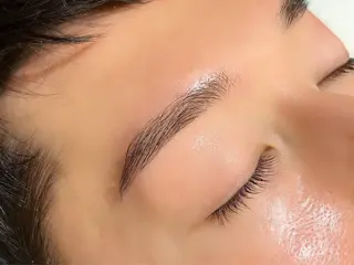 メンズ アイブロウ eyelist Aikaのマツエク・マツパデザイン