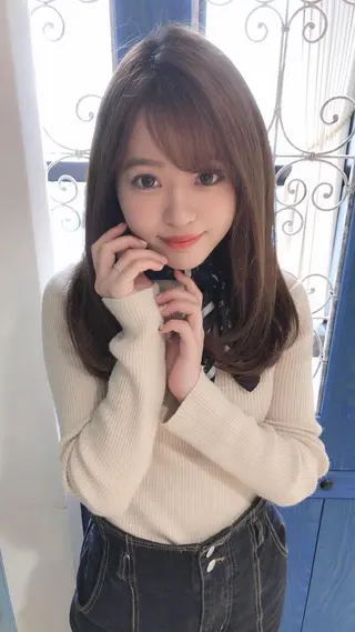 セミロング 代表山口ひな 髪質改善のプロのヘアスタイル