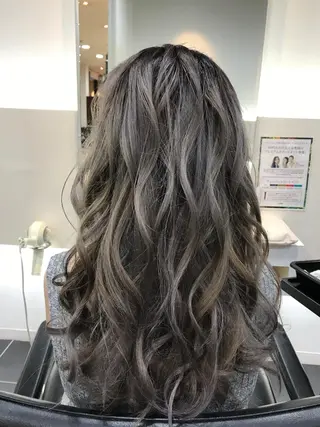 ロング カラー 関口 友行のヘアスタイル