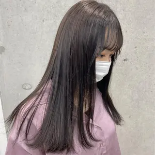 ロング カラー オリーブ/アッシュ やわらか透明感カラーのヘアスタイル