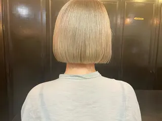 ショート カラー YEAU　PLUS所属・極上の艶髪 RINAのヘアスタイル