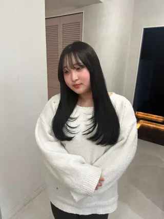 ロング SLASHスラッシュ 小西結奈のヘアスタイル