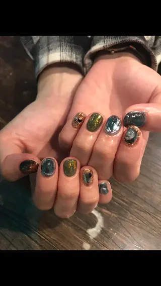 ネイル キラキラ オメメのネイルデザイン