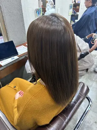 ミディアム MEGUMI ／ママ美容師のヘアスタイル