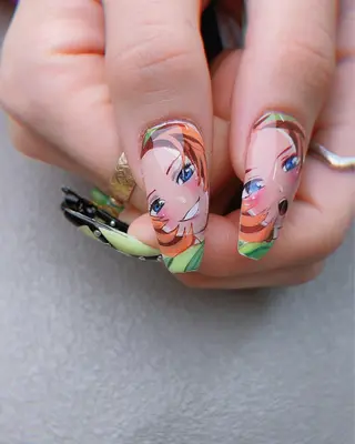 ネイル Blushオーナー Shiinaのネイルデザイン