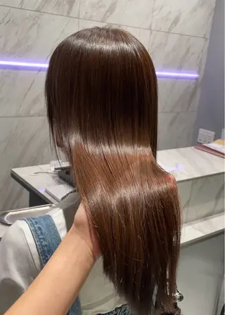 菜々🫧新宿 透明感ケアブリーチのヘアスタイル