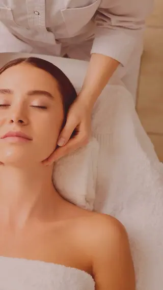 サロンドフルベール 黒崎中央店所属・サロンド フルベール 黒崎中央店のエステ・リラクイメージ