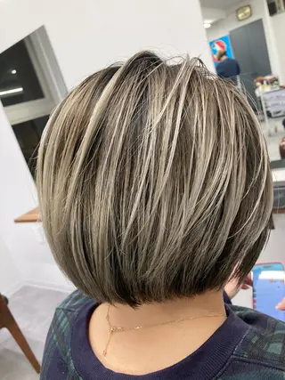 ミディアム カラー SHAFT Ieiriのヘアスタイル