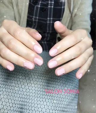 ネイル 小顔・毛穴・たるみ ネイル　似内真樹のエステ・リラクイメージ