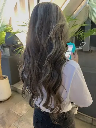 ロング カラー ヘアアレンジ 韓国風レイヤーカット 💕髪質改善💫拓海のヘアスタイル