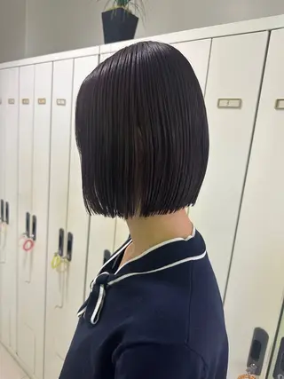 ミディアム レイヤー 艶々カラーのヘアスタイル