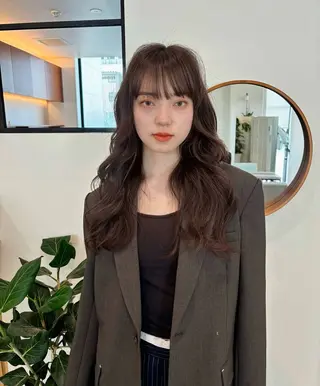 ロング パーマ 脇野 茉優のヘアスタイル