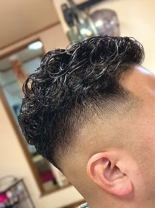 パーマ メンズ みのり美容室所属・かぁちゃん美容師 橋本のヘアスタイル