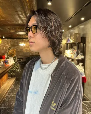 ミディアム パーマ メンズ グランジヘア 無造作ヘアHYUGAのヘアスタイル