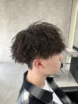 ショート パーマ メンズ ユウ🪄 パーマ指名No1のヘアスタイル