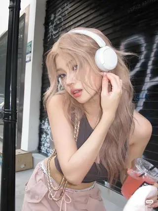 ロング 艶髪ハイトーンカラー 渋谷🎀ririkaのヘアスタイル