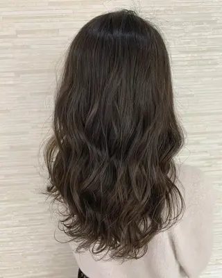 セミロング 小笠原 菜緒のヘアスタイル